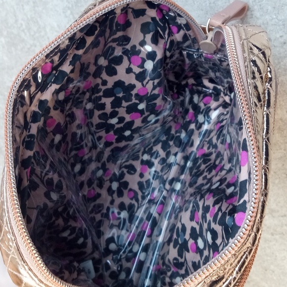 🍀 Vera Bradley Rose Gold Quilted Cosmetic Bag - Picture 4 of 6